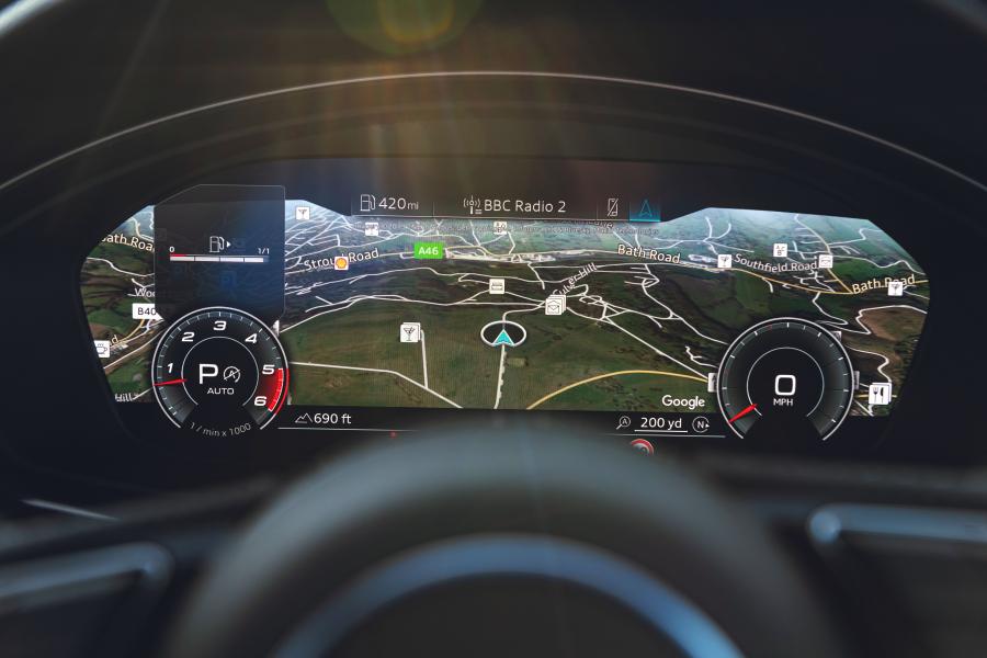 Панель приборов Audi S4 Avant TDI (B9) 2019 года  (UK) (фото 39 из 40)